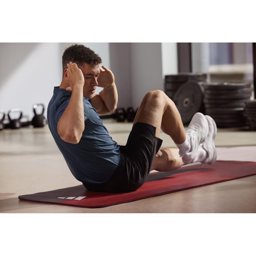 Sit Ups using the Adidas 10mm Fitness Mat - Red