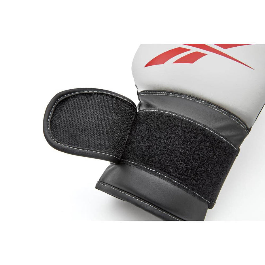 Reebok deals gloves red